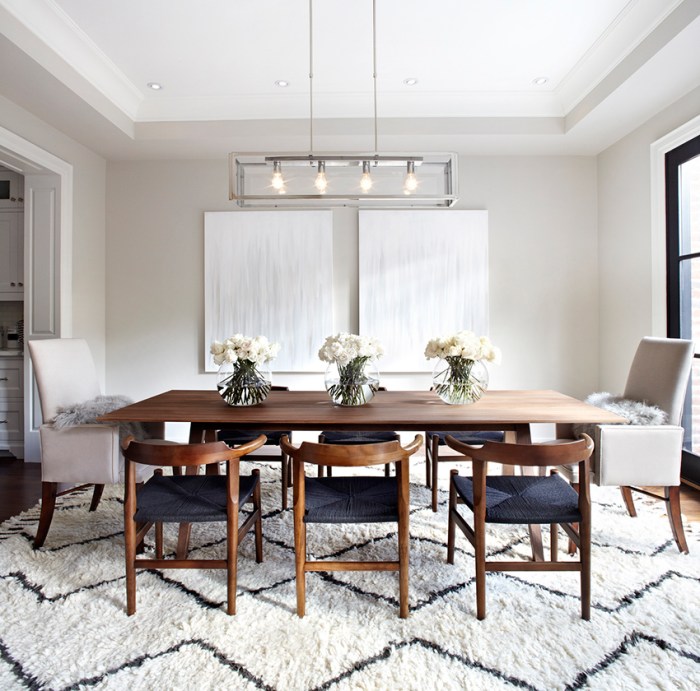 How to decorate a large dining room